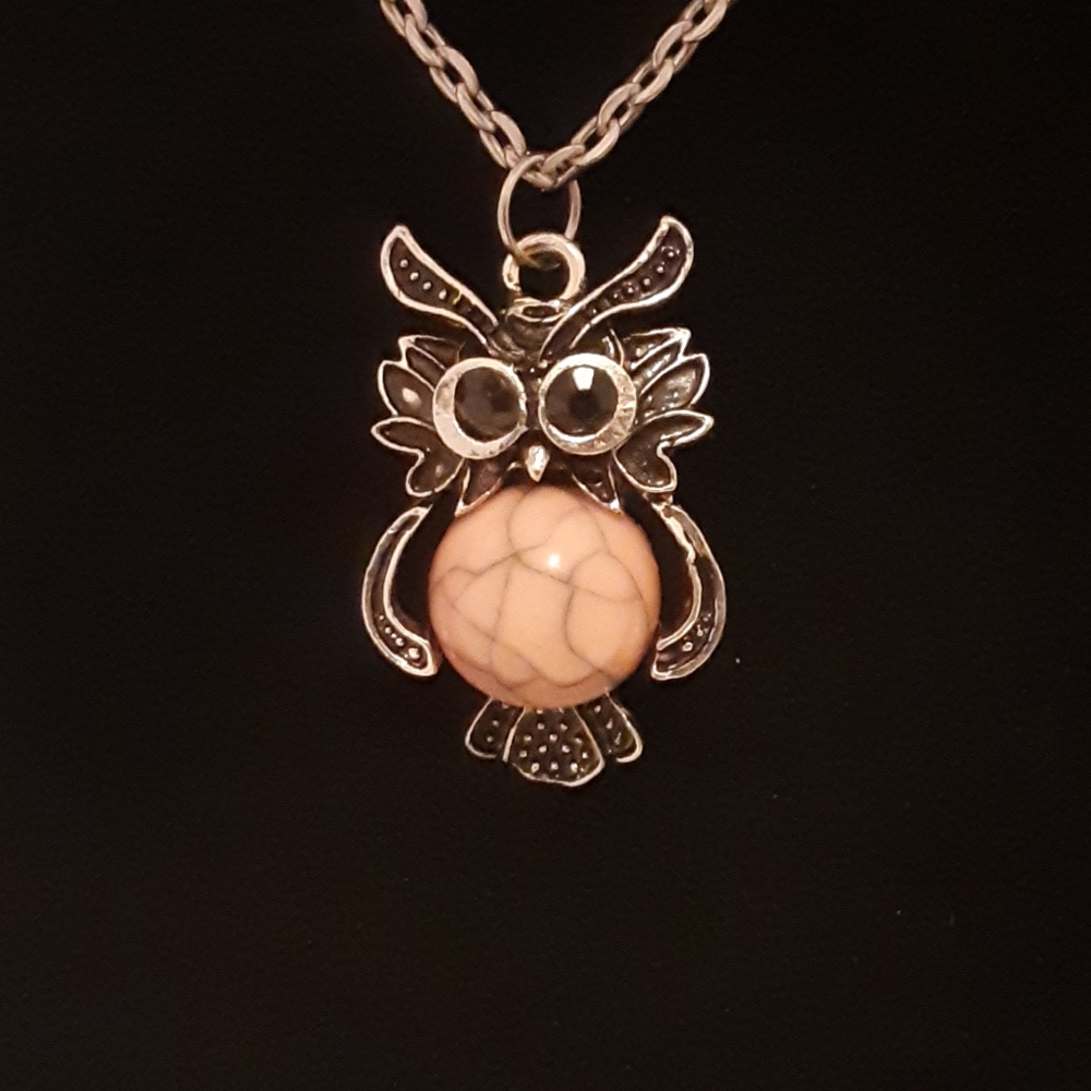 Owl Necklace Pink